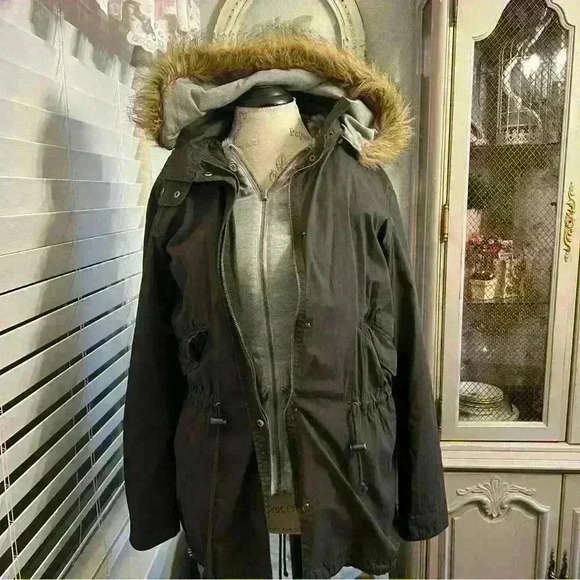 Express Army green utility jacket with detachable hood and inner faux fur vest - Picture 3 of 14